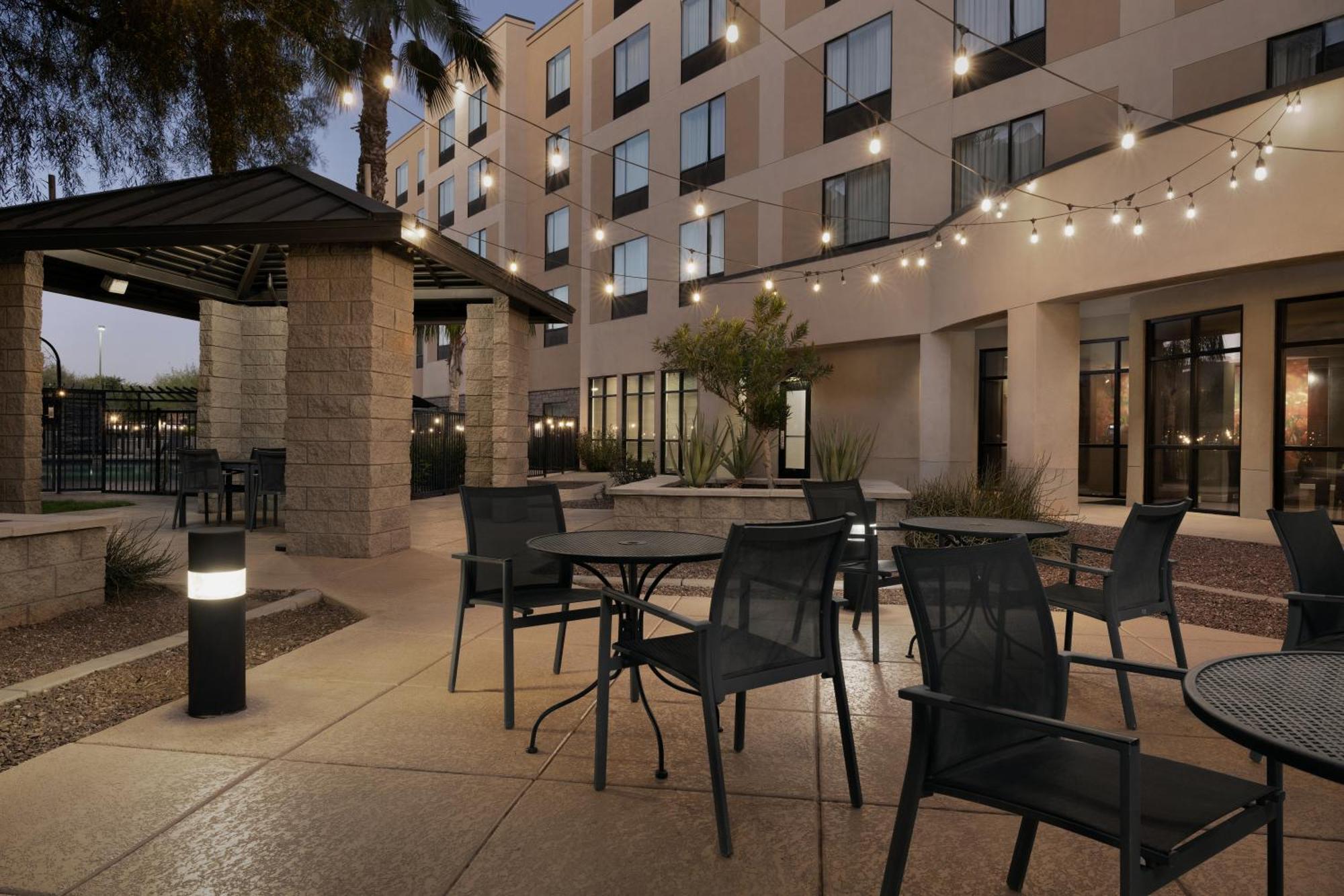 North Happy Valley Hotel 3*