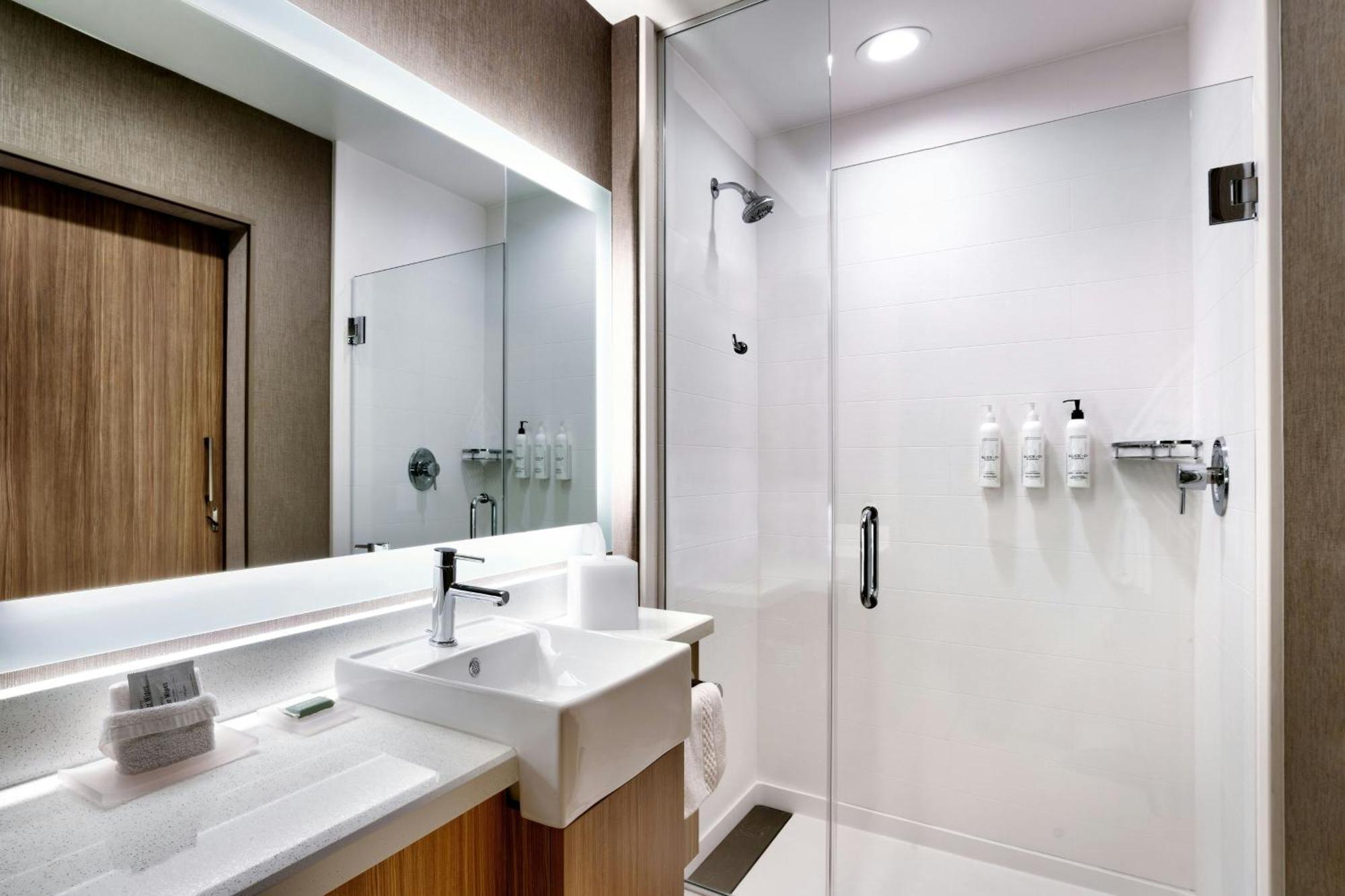 Springhill By Marriott Hotel 2*