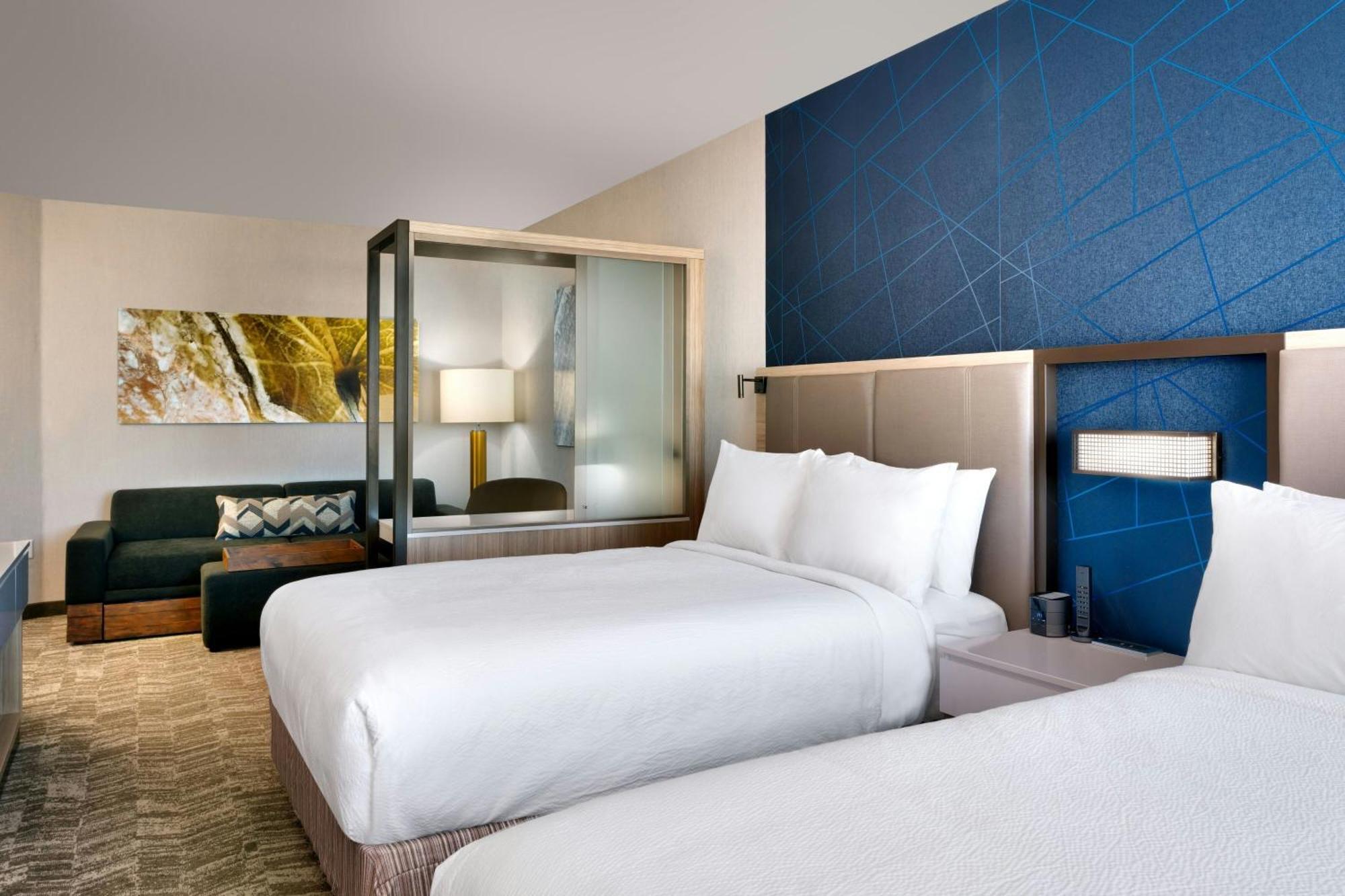 Hotel Springhill By Marriott 2*