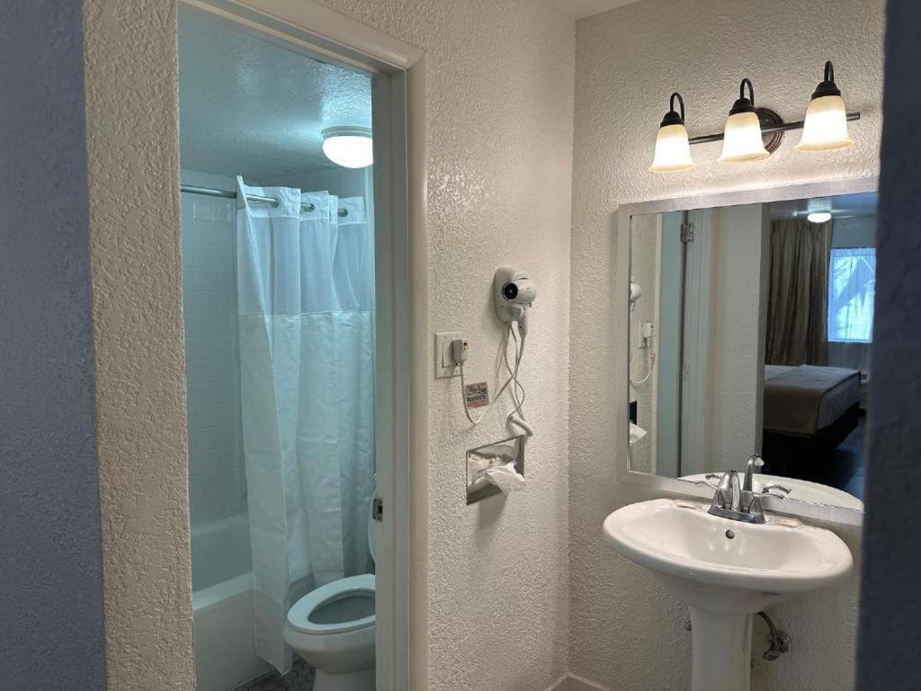 Premier Metro Inn Phoenix
