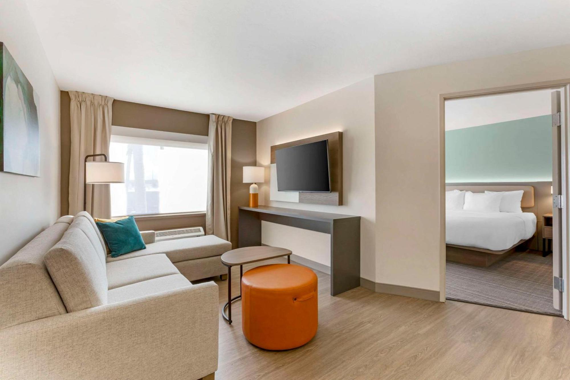 Comfort At Mall Hotel