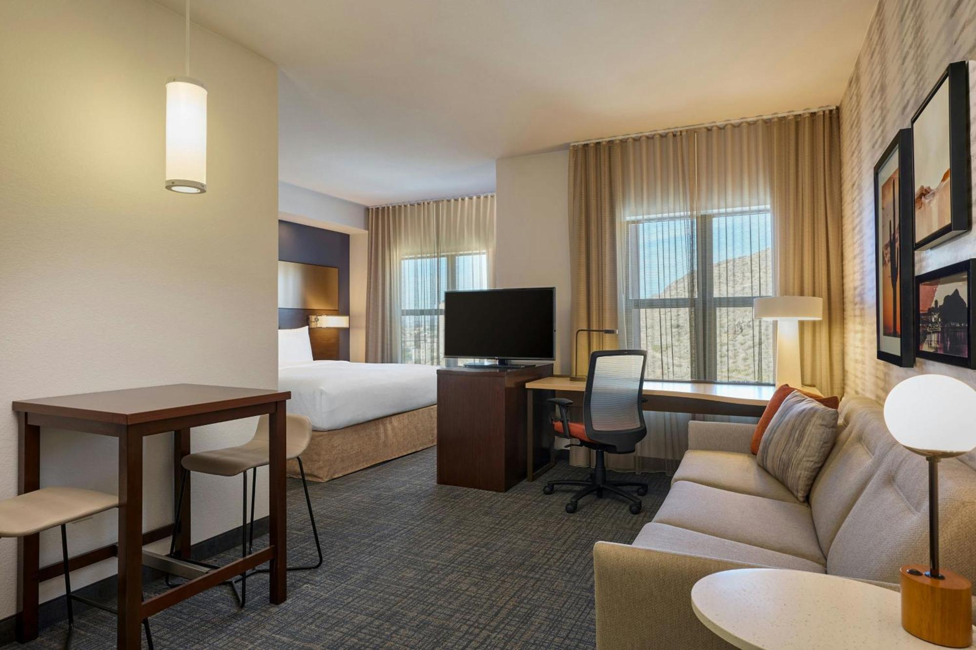 Hotel By Marriott Downtown/university
