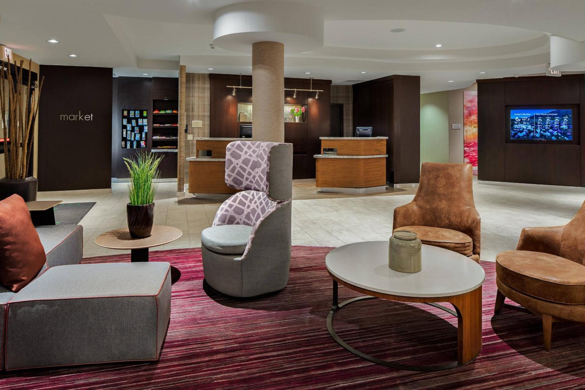 Courtyard Hotel 3*