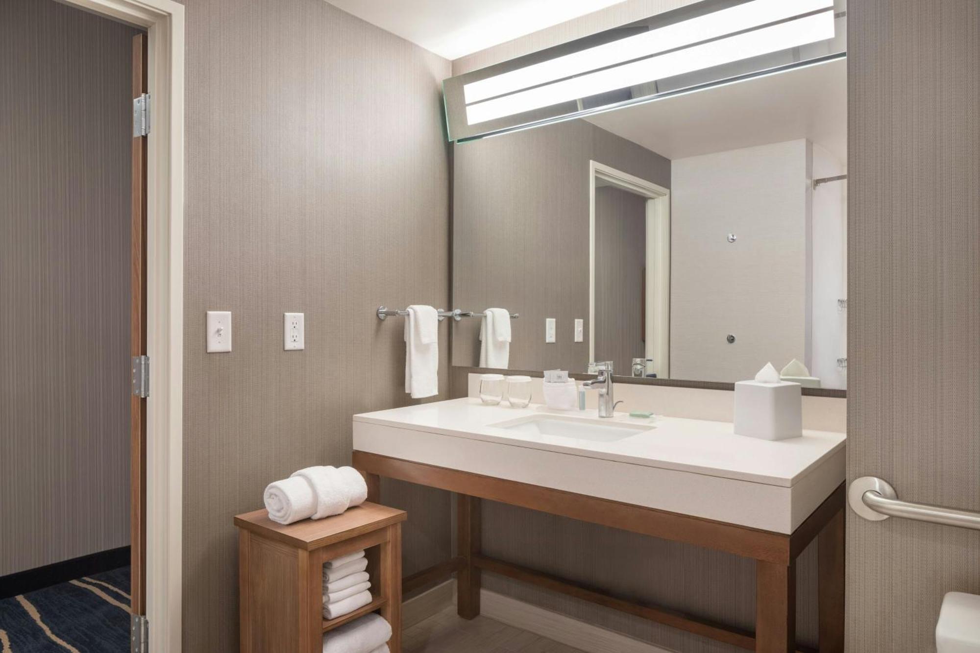 Courtyard By Marriott