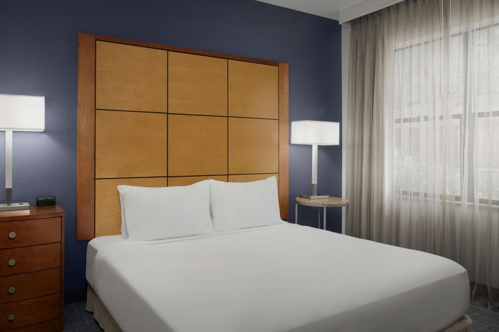 Hotel North Happy Valley 3*