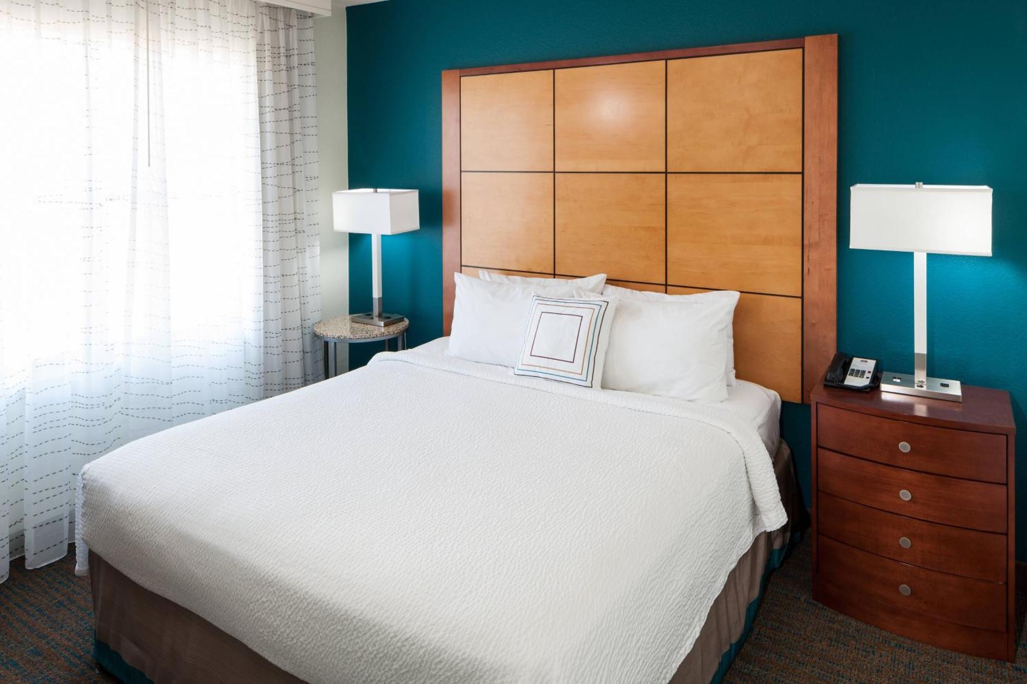 North Happy Valley Hotel 3*
