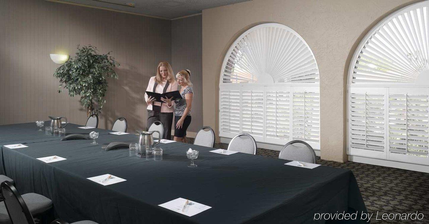 Hotel Doubletree By Hilton Tucson-reid Park 3*