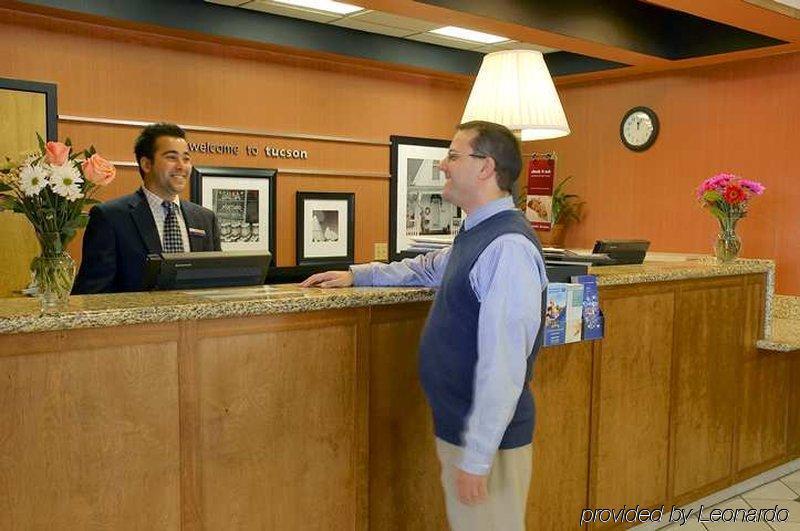 Hampton Tucson-airport