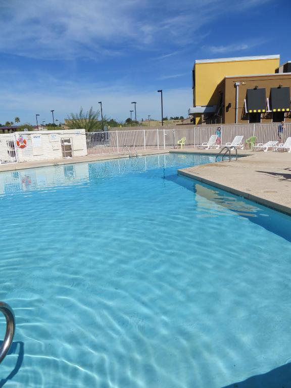 Premier Metro Inn 2*
