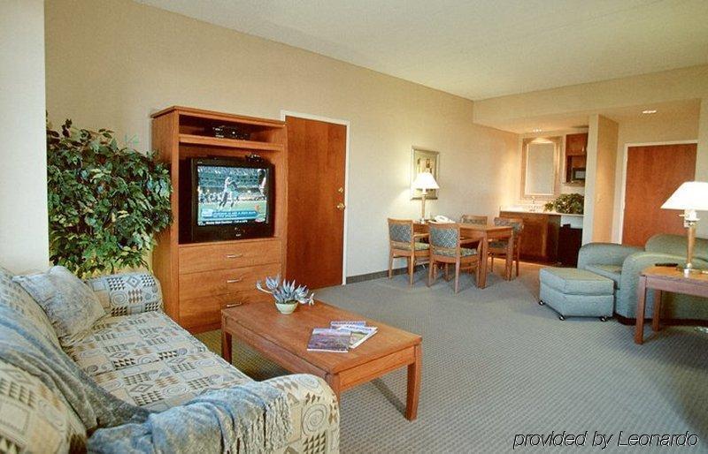 & - West Phoenix Area By Ihg Goodyear