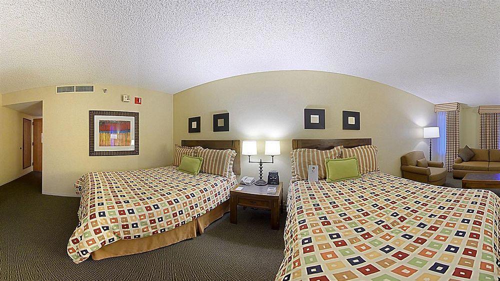 Mission Palms- Destination Fee Includes Parking 4*