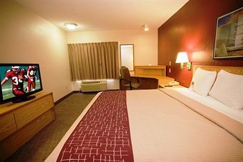 Hotel Red Roof + West 3*