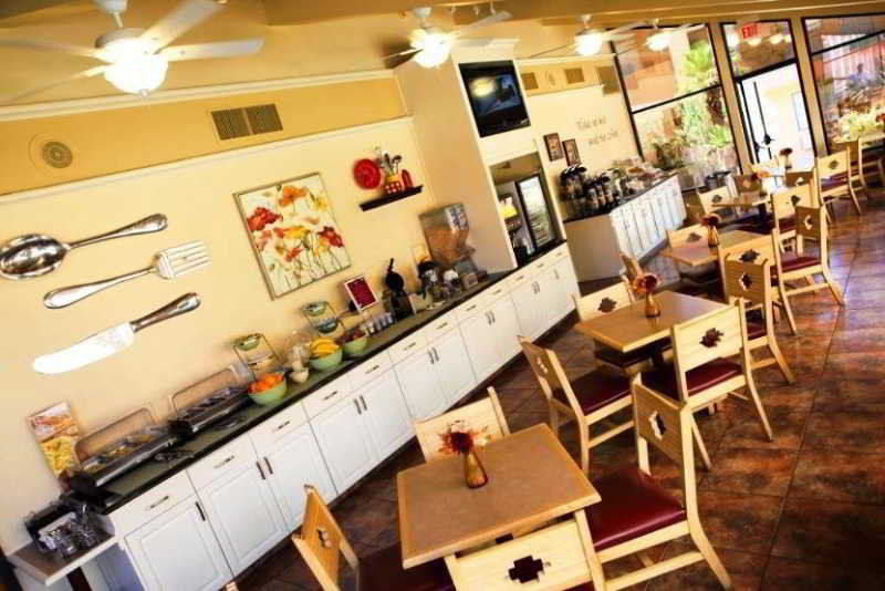 Hotel 3 Palms North Foothills 3*