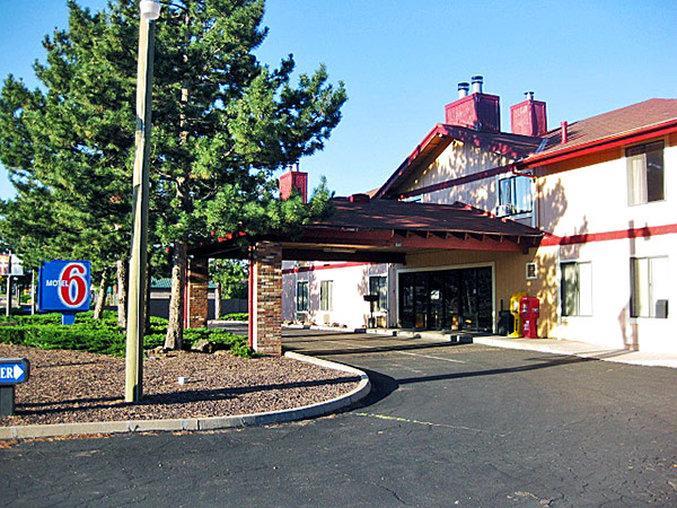 Hotel Comfort & Pinetop Show