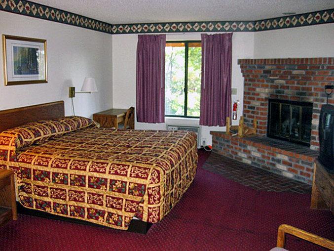 Comfort & Pinetop Show Hotel 2*