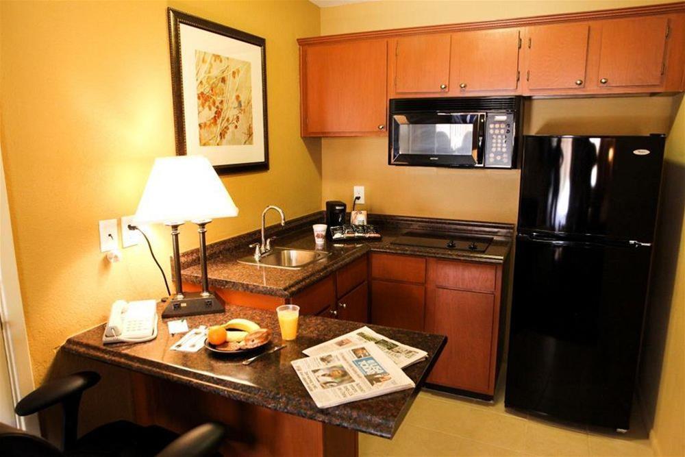 Hotel 3 Palms North Foothills
