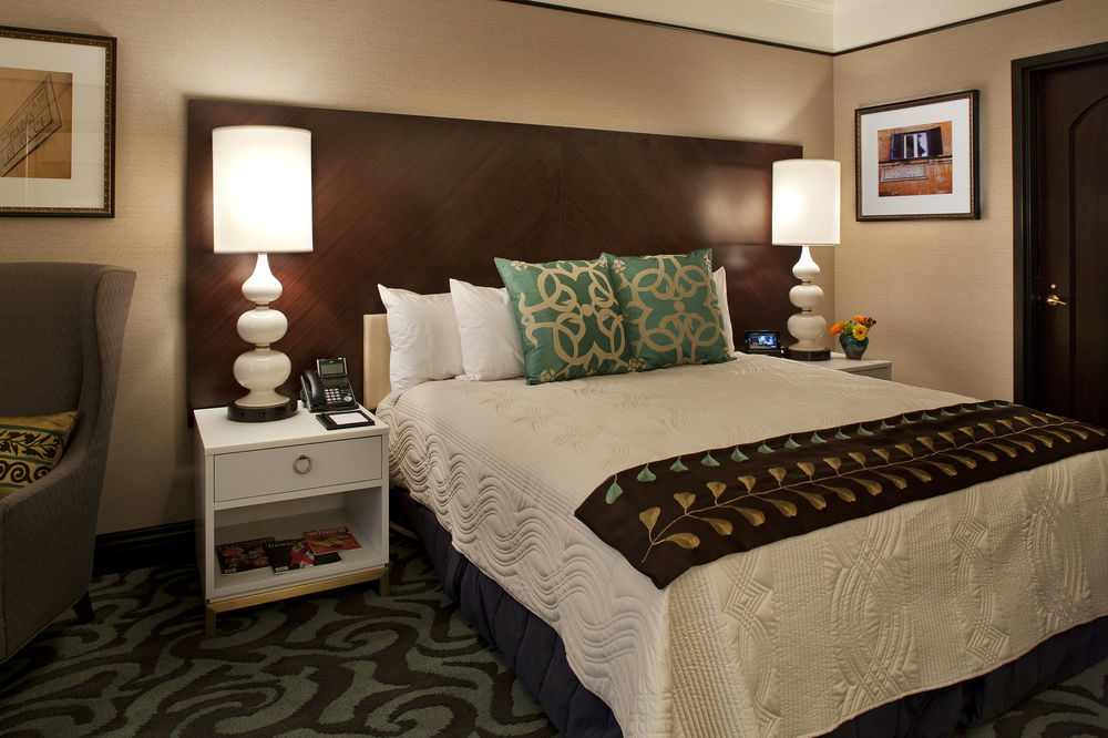 Casino Del Sol 4*