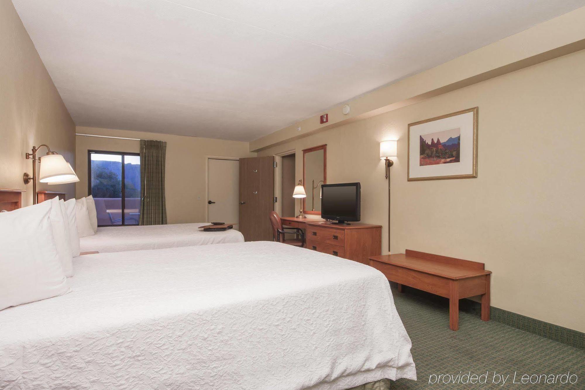 Hampton 3*
