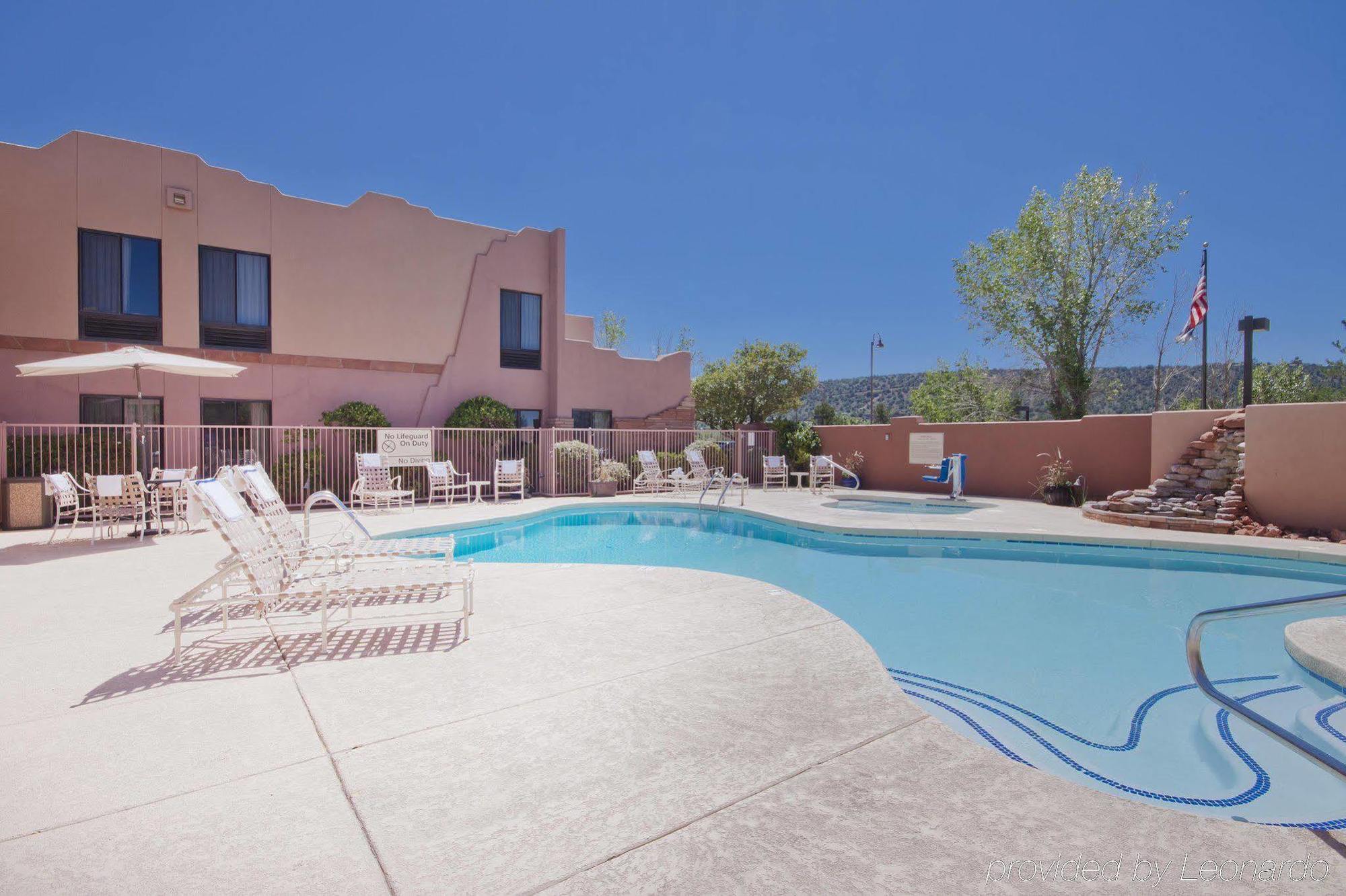Hampton Hotel 3*