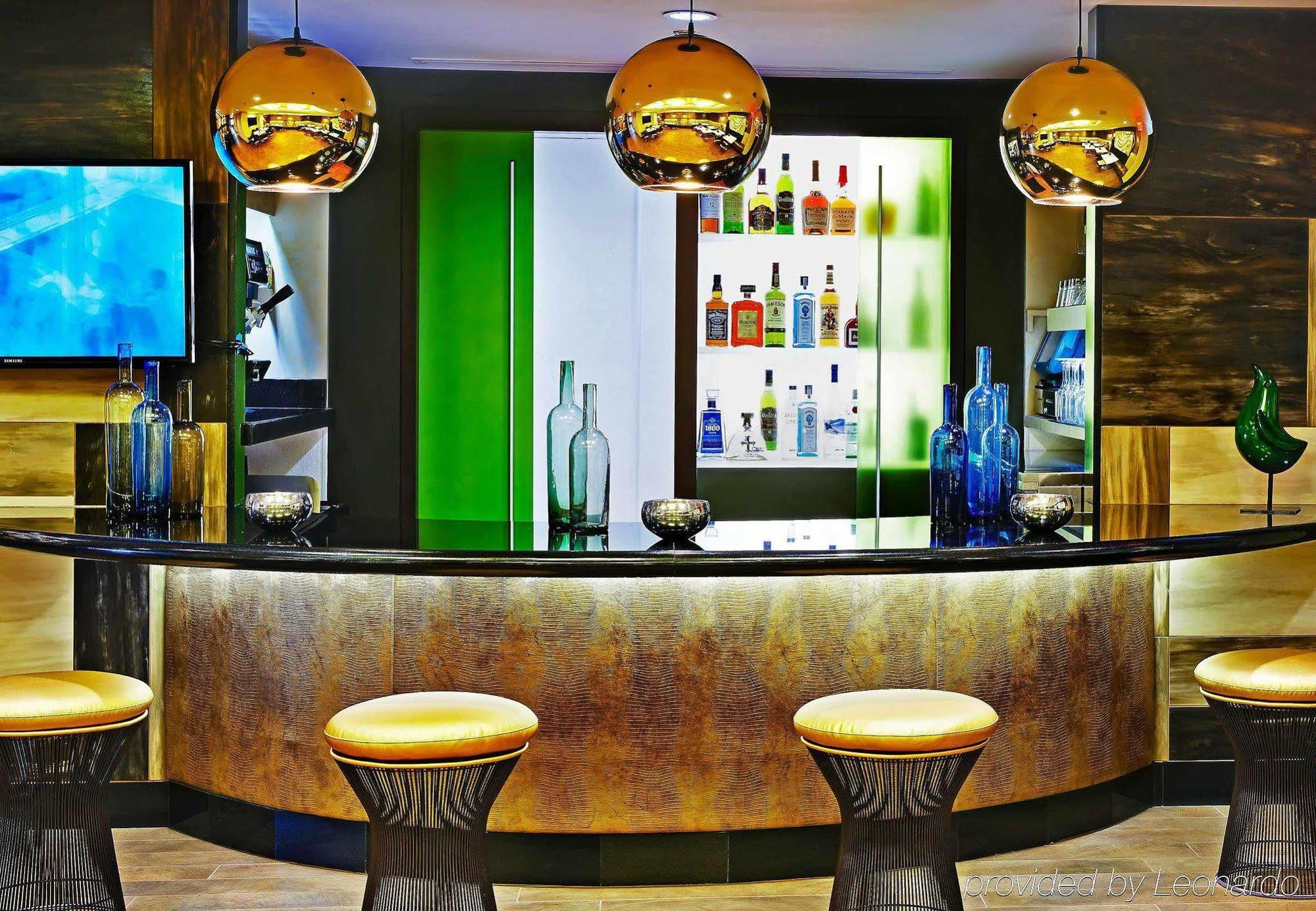 Renaissance Downtown Hotel