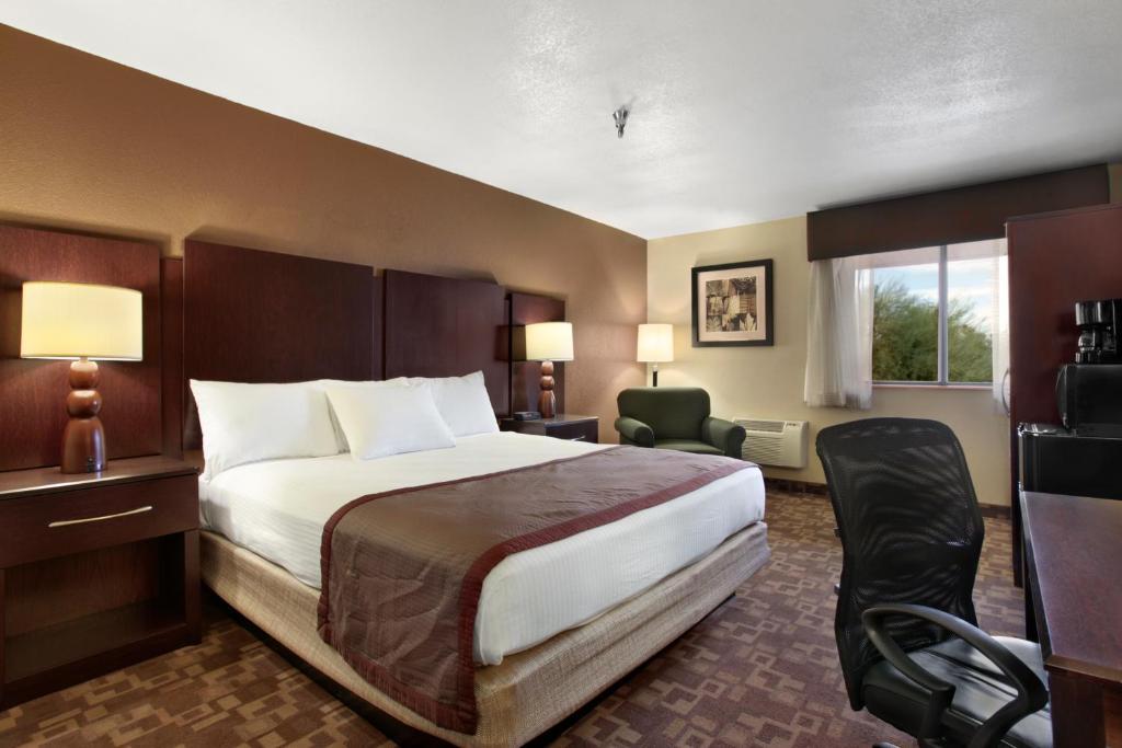 Super 8 By Wyndham Phoenix Chandler