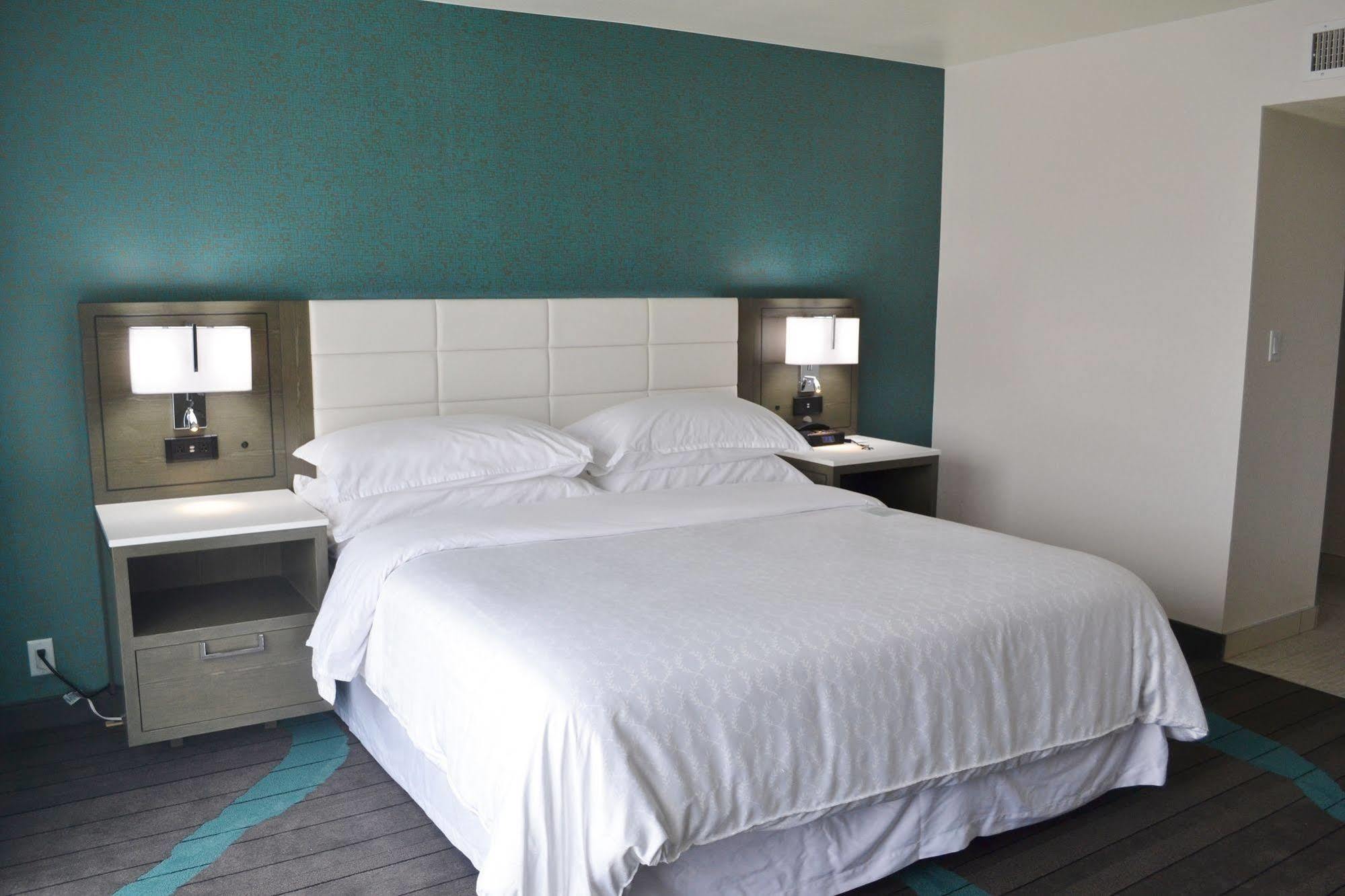 Hotel Sheraton &