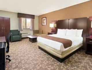 Hotel Super 8 By Wyndham Phoenix 2*