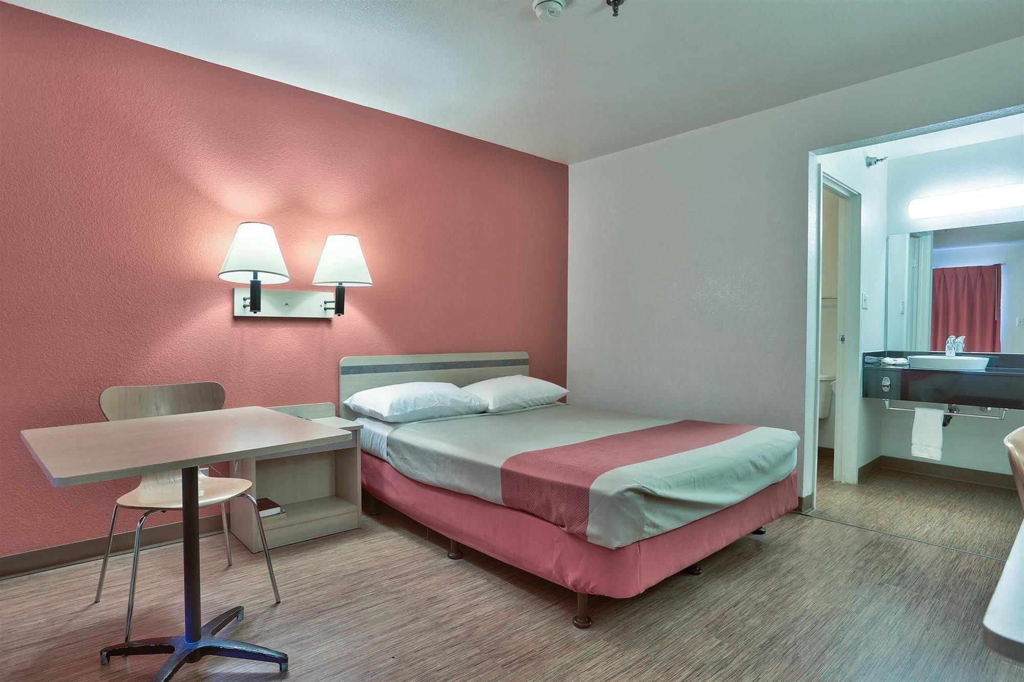 Hotel 6-flagstaff, Az - West - Woodland Village