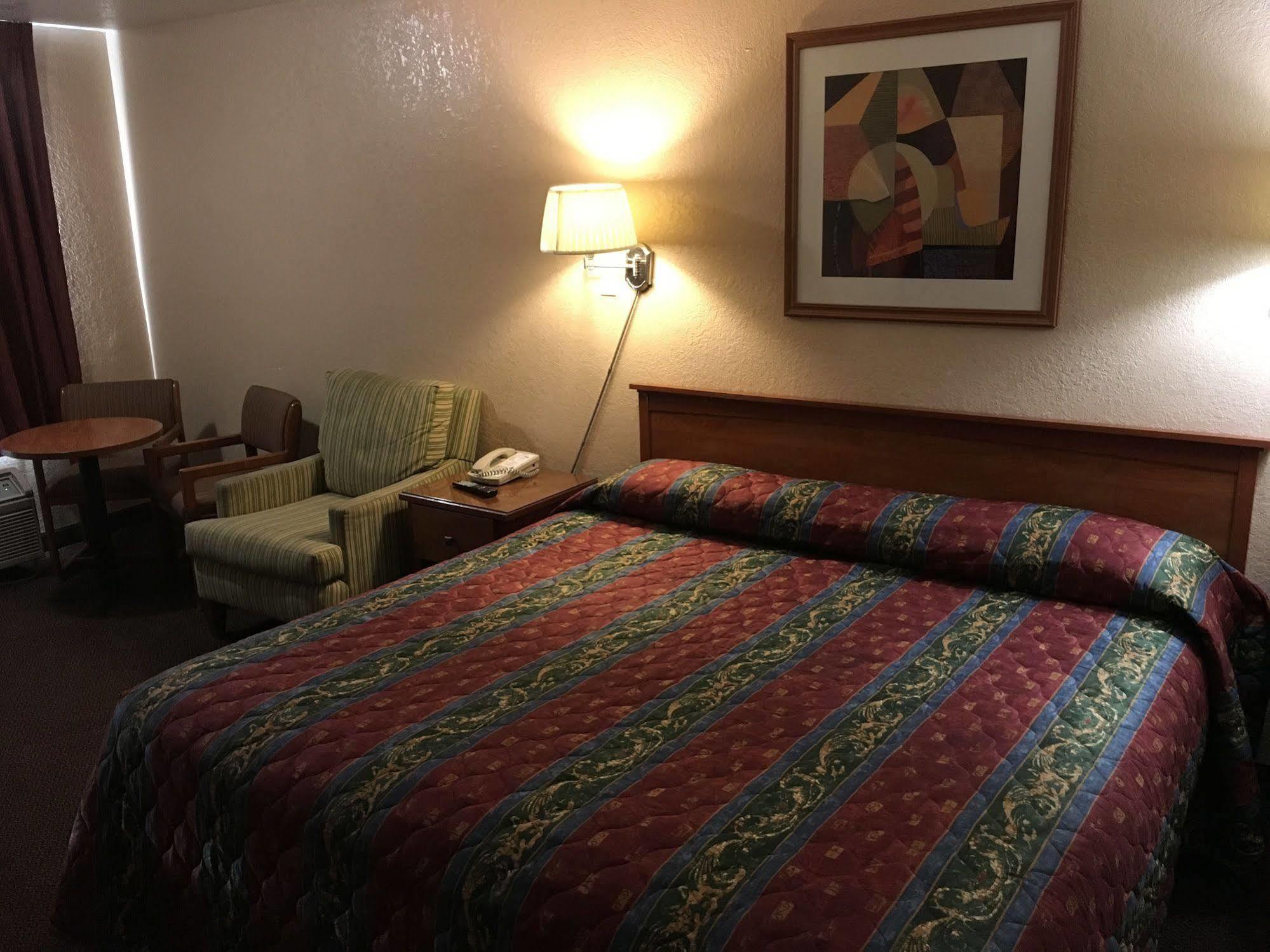 Premier Metro Inn Phoenix