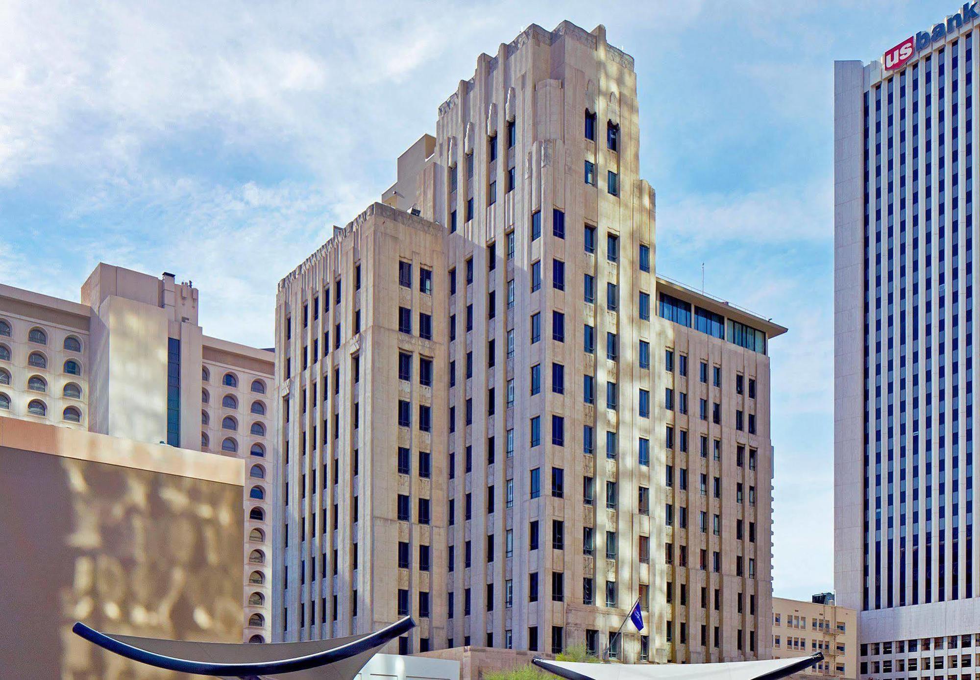 Hilton Garden Downtown 3*