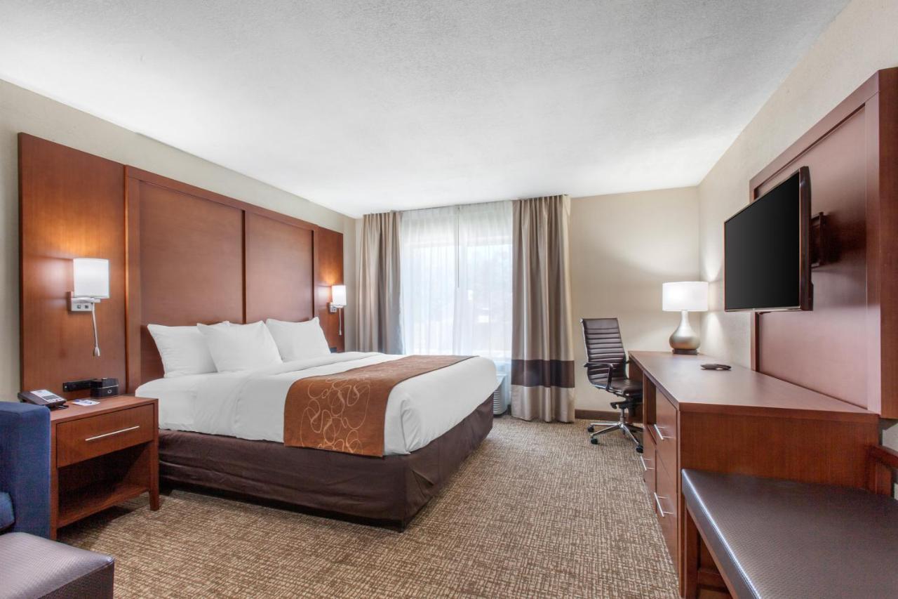 Hotel Comfort & Pinetop Show Lakeside