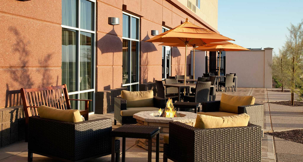 Courtyard Phoenix Chandler/fashion Center 3*