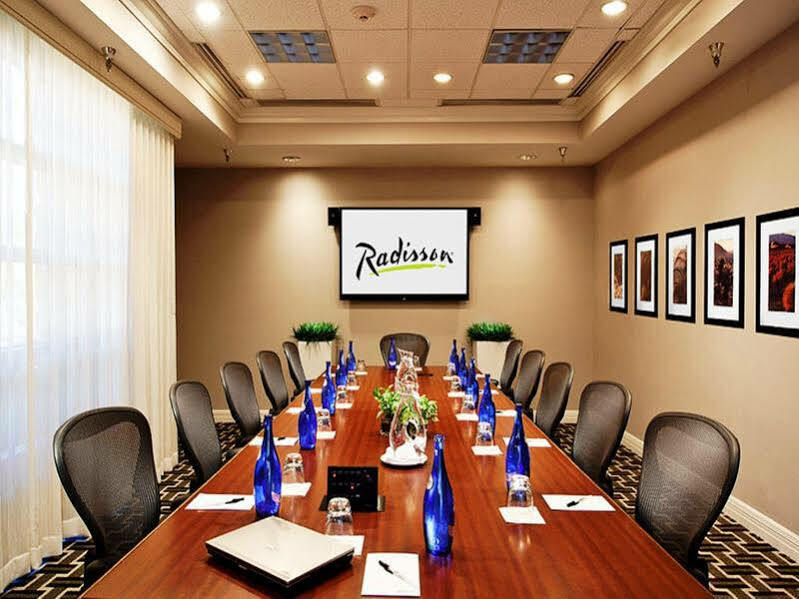 Hotel Radisson Airport