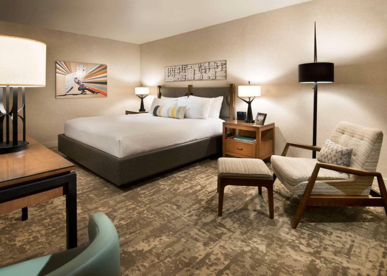 Hotel Mission Palms- Destination Fee Includes Parking