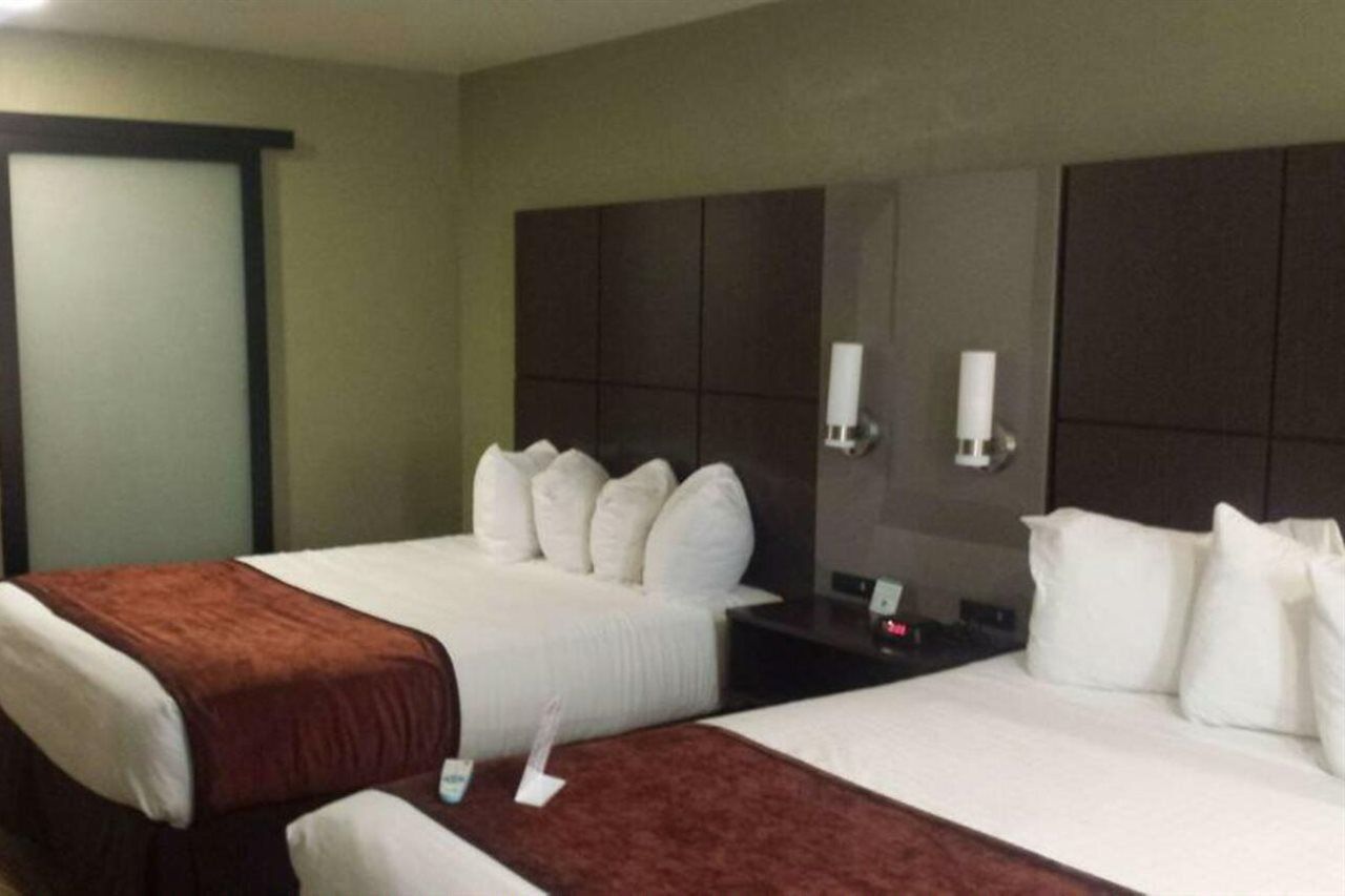 Western Pony Soldier & Hotel
