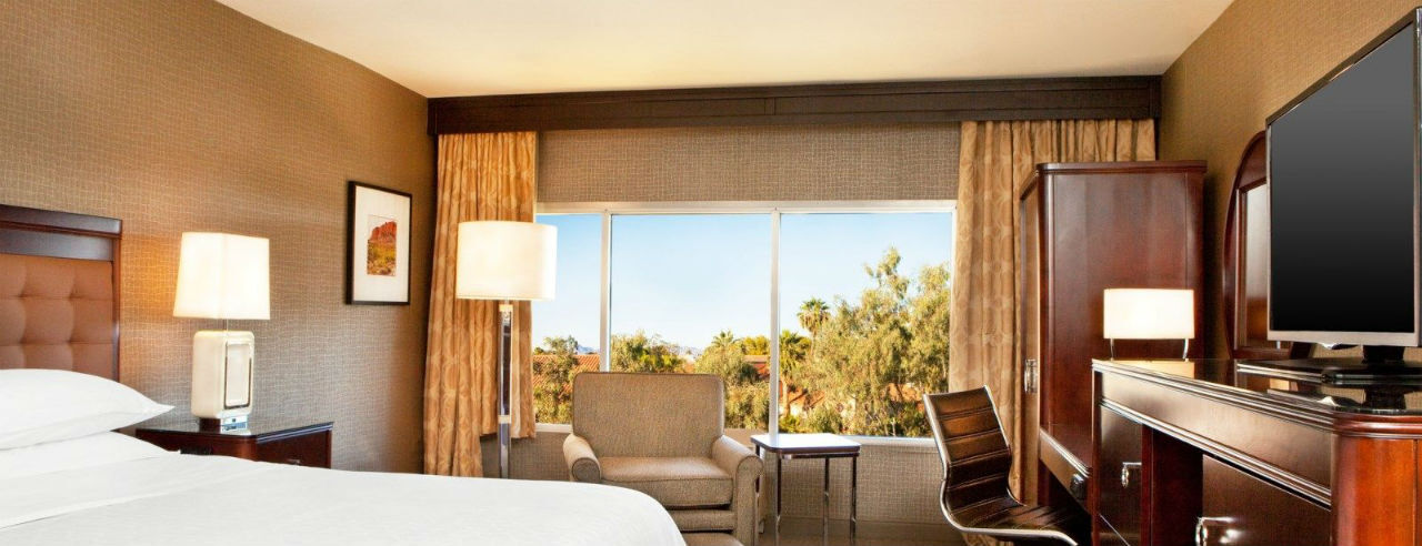 Hotel Wyndham Phoenix Airport - 3*