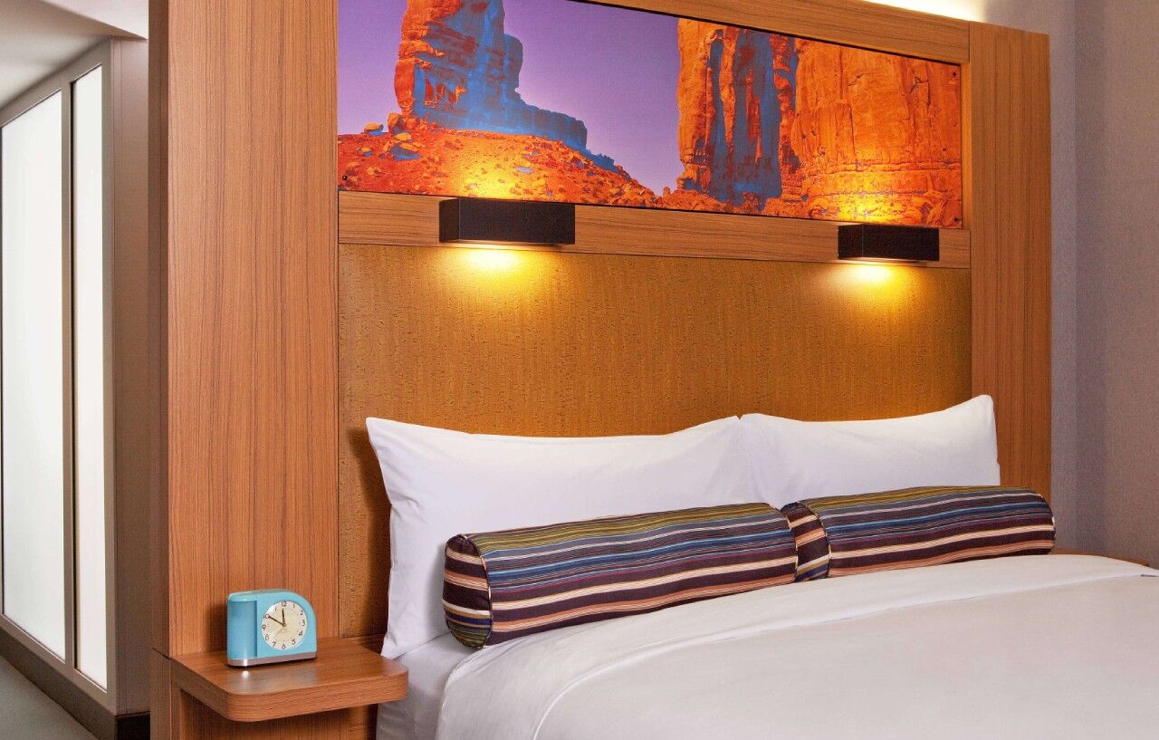 Aloft Hotel 3*