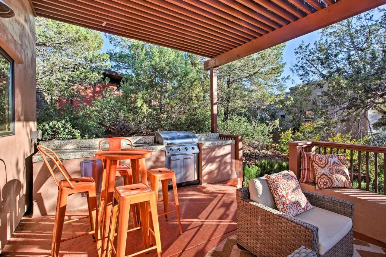 West House With Furnished Patio And Views! *