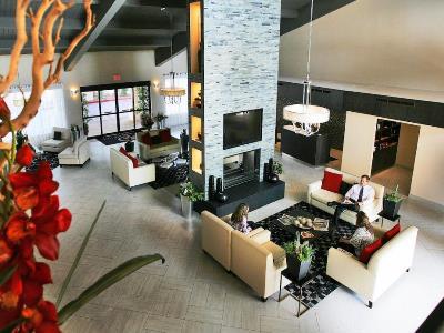 Doubletree By Hilton Airport Hotel