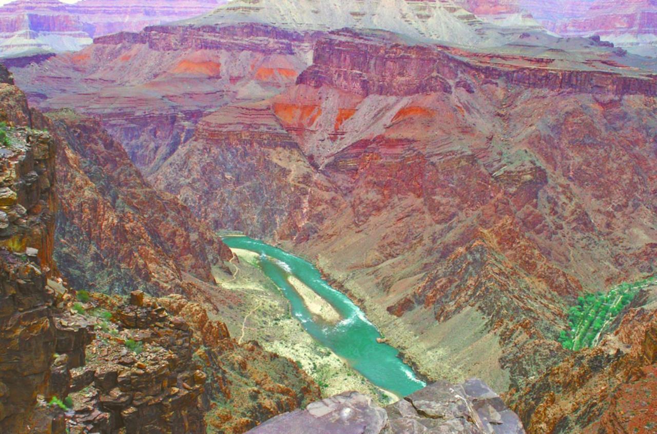 Grand Canyon Plaza 3*