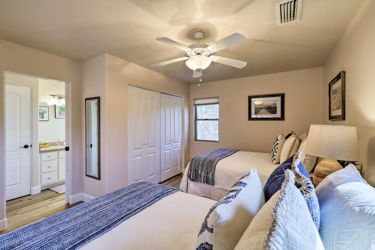 Holiday home Luxury Living Remodeled With Red Rock Views!