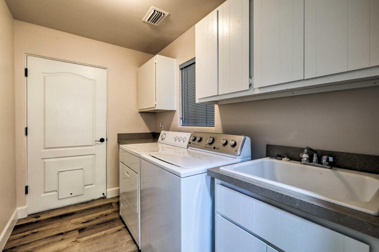 Luxury Living Remodeled With Red Rock Views! Holiday home *