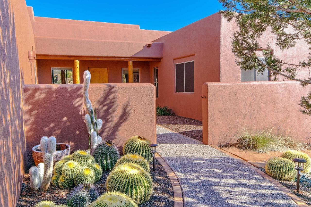 Holiday home Luxury Living Remodeled With Red Rock Views!